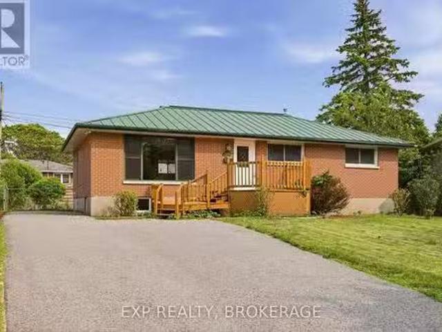 110 Liddell Crescent, Kingston Central City West, ON, K7M 2T.