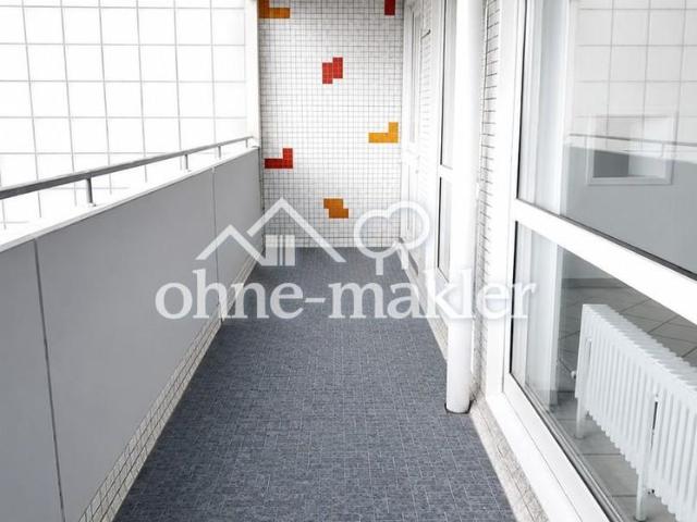 110 m² Wohnkomfort: Helle, sanierte 4 Zimmer Wohnung mit Balkon