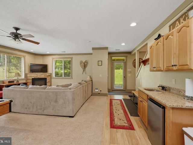 110 Northlake Drive