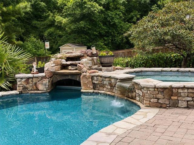 110 Northlake Trail