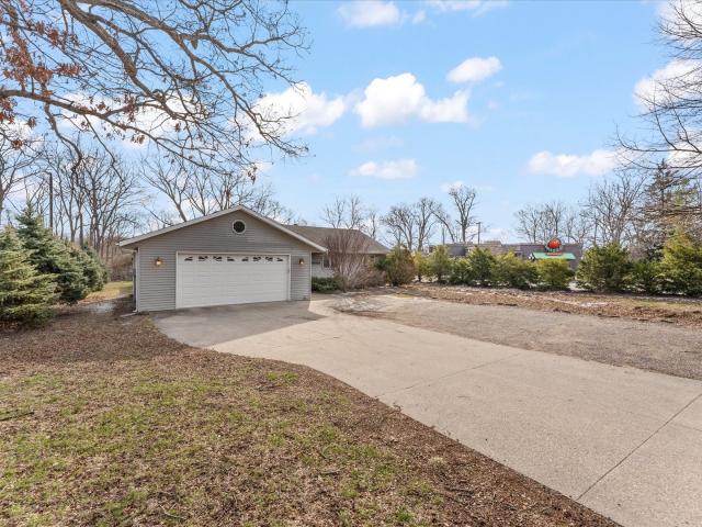 110 S Lombard St, Mahomet, IL 61853 | MLS #12603