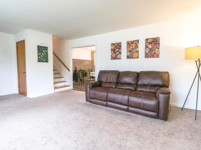 110 Southwood Ln