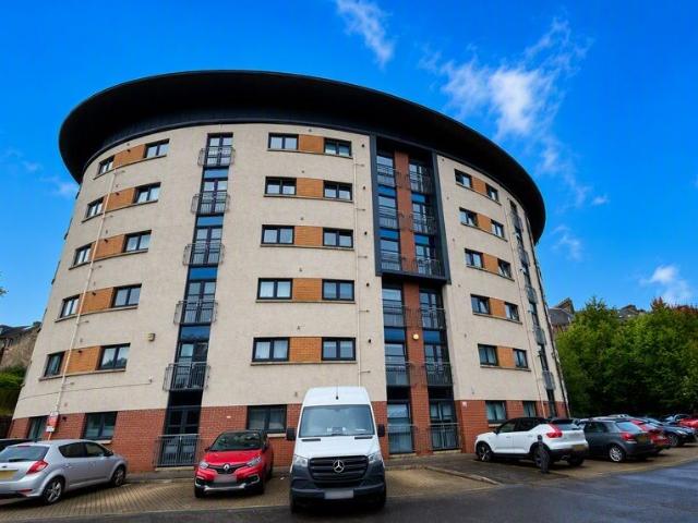 110 Saucel Crescent, Paisley, Renfrewshire PA1, 2 bed flat to rent, £1,050 pcm | PrimeLocation