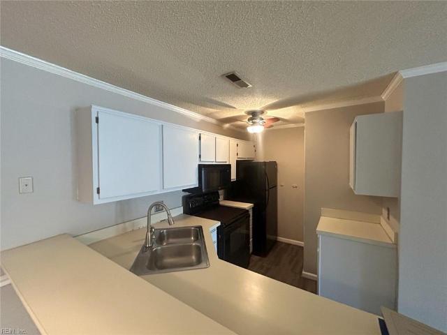 110 Stratford DR # F