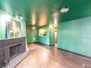 110 SW 116th St, Unit A13, Seattle, WA 98146 | MLS #2497