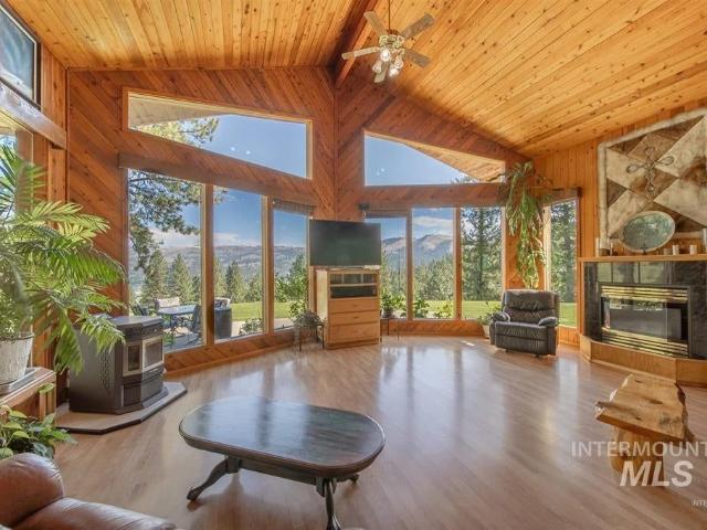 110 Pineway Ct, Kamiah, ID