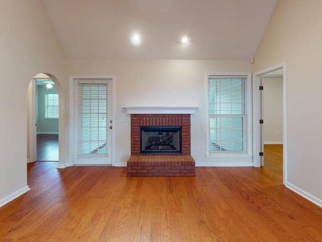 110 Princeton Dr
