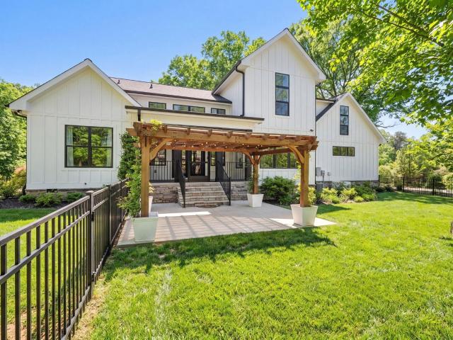 110 Royal Oaks Drive