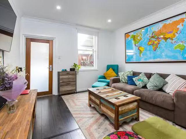 110 Railway Street, Cooks Hill, NSW 2300