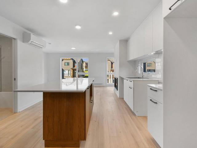110 Rue de Joliette, Bromont, QC J2L