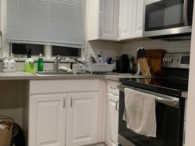 110 W Main St Apt 17, Barnstable, MA 02601