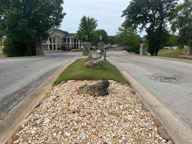 110 W Rockford Drive