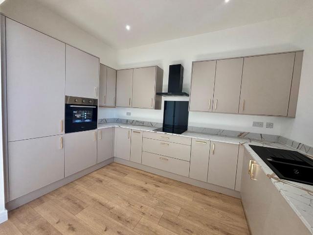 110c Main Street, Townhill KY12, 2 bed flat to rent, £925 pcm | PrimeLocation