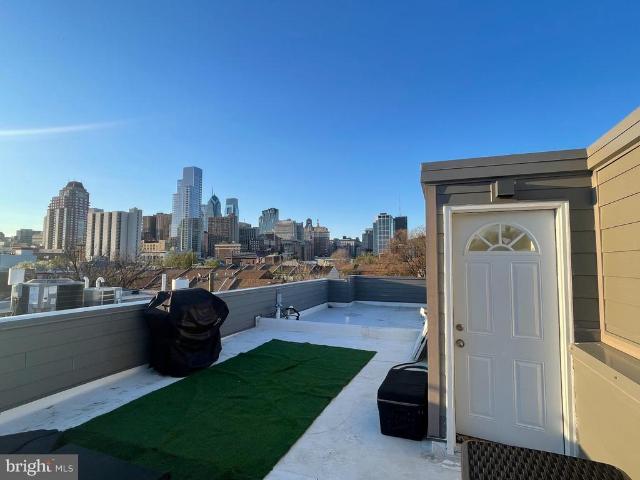 1114 Bainbridge Street # B