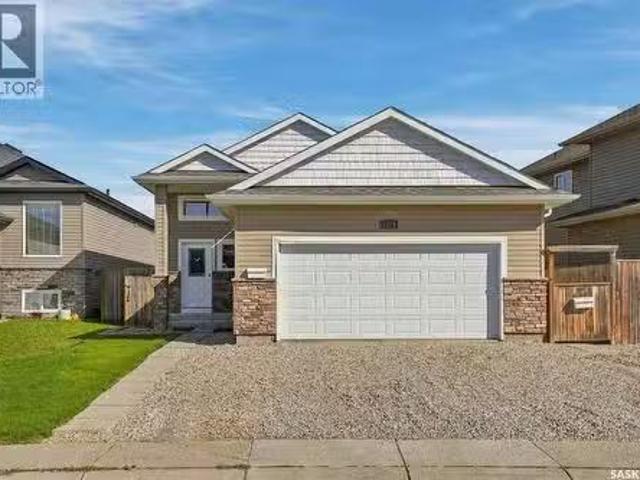 1114 Hargreaves Way, Saskatoon, SK, S7R 0H2 house for sale.