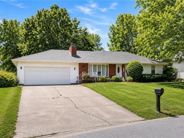 1114 Hilltop Dr, Carrollton, MO 64633