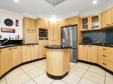 Apartment to rent in The Gardens, Darwin - Balcony