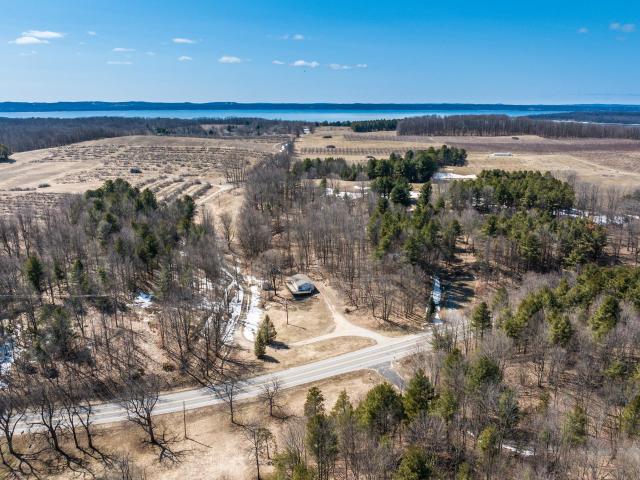 11153 Center Road