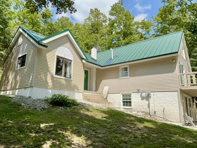 11154 White Ash Trl, Vanderbilt, MI 49795