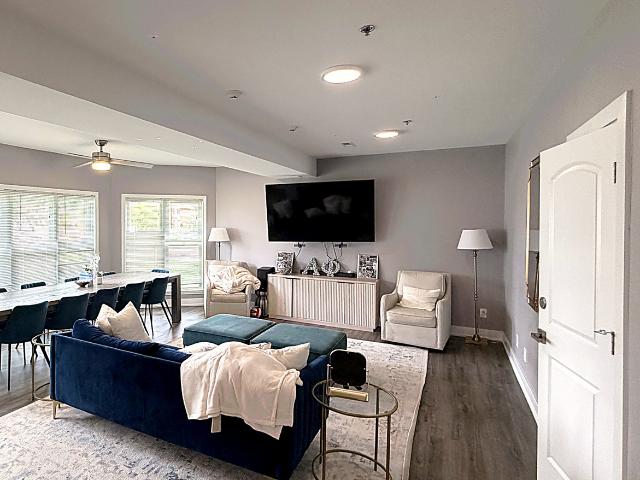 1115 N Annie Glidden Road