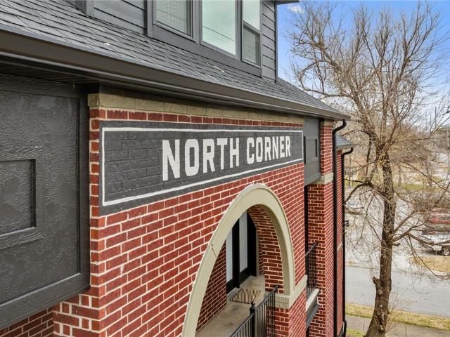 1115 N Leverett Avenue 103