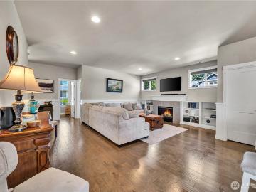 1115 NE Sockeye Court