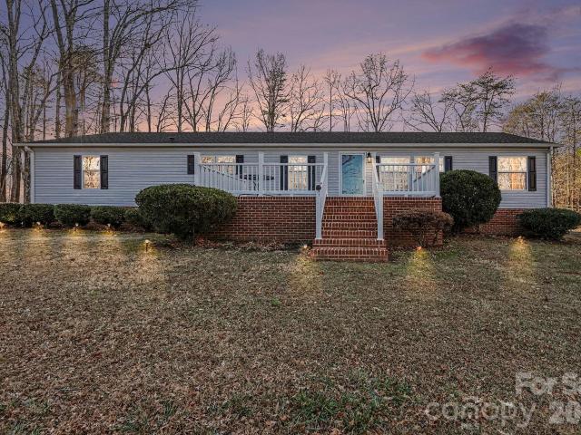 1115 Cross Creek Dr, Walnut Cove, NC 27052 | MLS #4368
