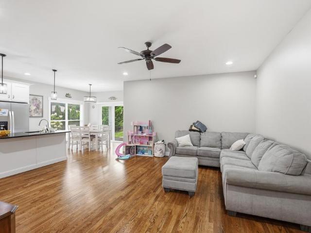 1115 Cross Pointe Dr