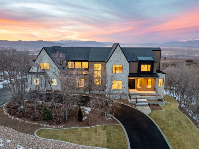1115 Eagle Nest Dr, Woodland Hills, UT
