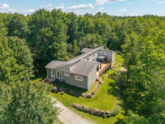 1115 1 Ch. Alfred Desrochers, Orford, QC, J1X 6J4 house for sale | Listing ID 28241 | Royal LePage