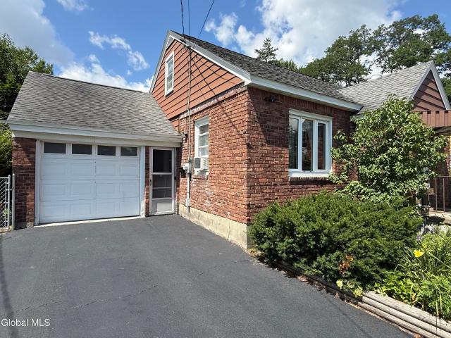 1116 Austin Place