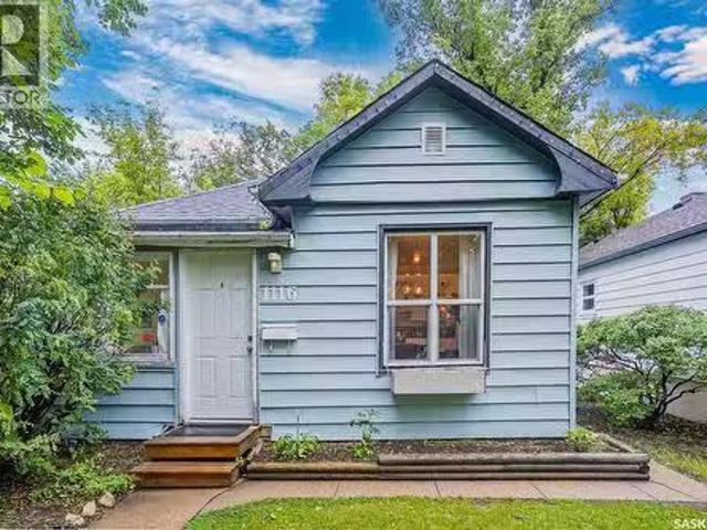 1116 B Avenue N, Saskatoon, SK, S7L 1G1 house for sale List.