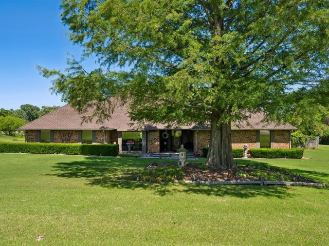1116 Spring Shadow Drive