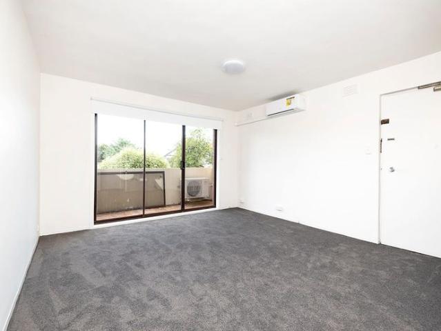 1/117 Lincoln Road, Essendon