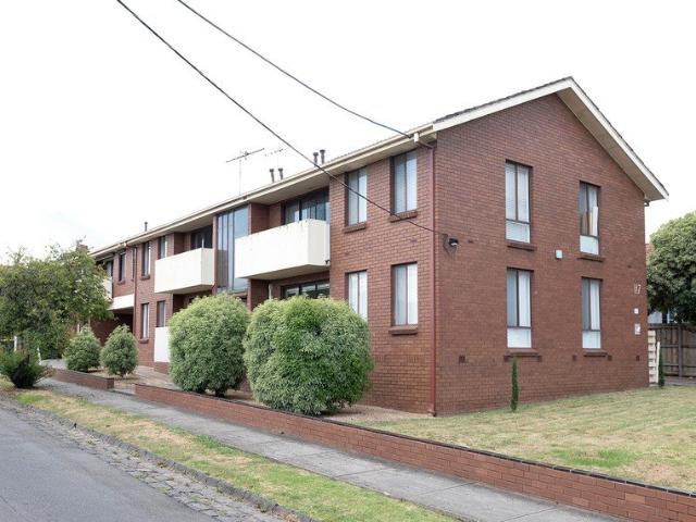 1/117 Lincoln Road, Essendon