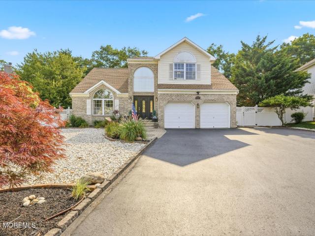 1117 S Maplecrest Court