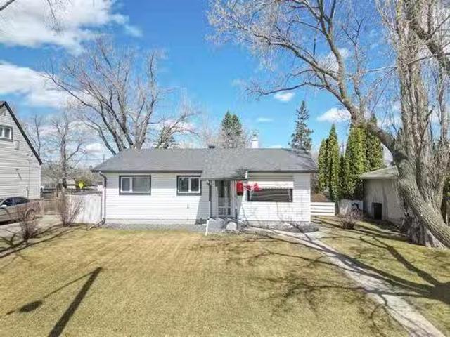 1117 Victoria Avenue E, Brandon, MB, R7A 2A7 house for sale.