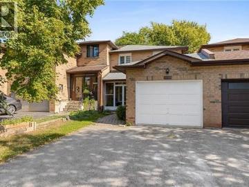 House for sale in Halton - Garden, Parking