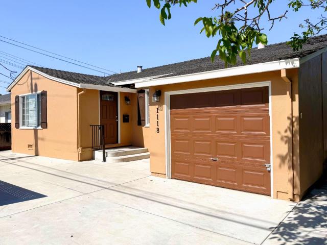 1118 Victoria Avenue