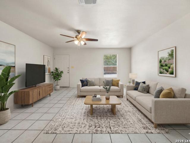 1118 W Goodwin