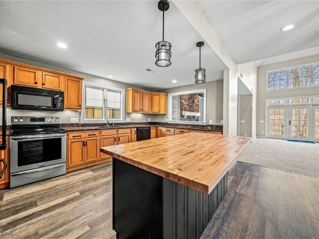 11195 Caddie Ln, Painesville, OH