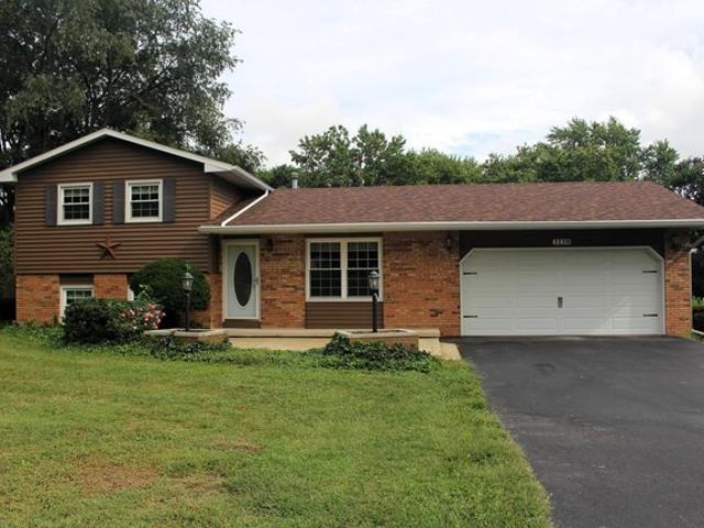 1119 E Clinton Ave, Farmer City, IL 61842