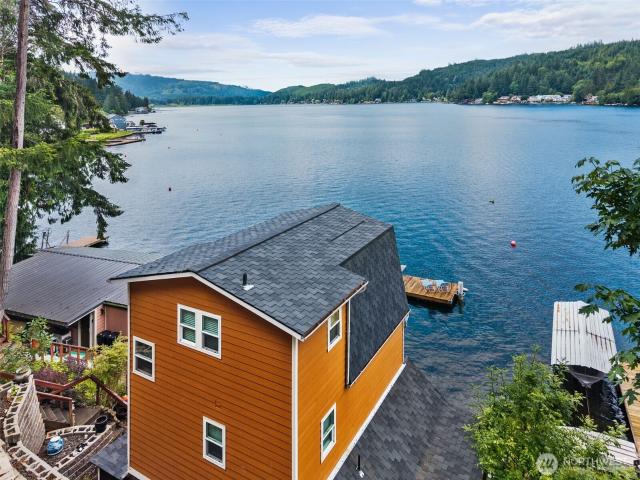 1119 Summit Lake Shore Road NW