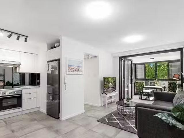 11/106 Linton Street, Kangaroo Point, QLD 4169