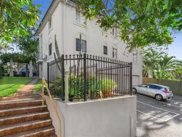 11/10 Bailey Street, New Farm, QLD 4005