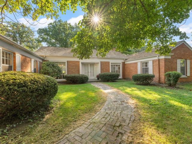 1110 Country Lane