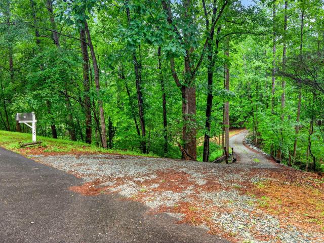 1110 Sandlewood Drive