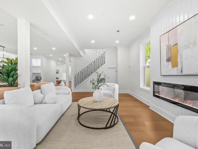 11110 Valley View Avenue