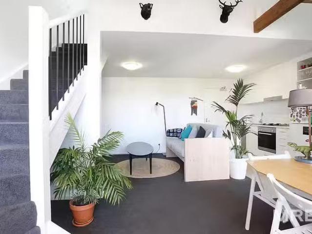 111/10 Pottery Court, Brunswick, VIC 3056