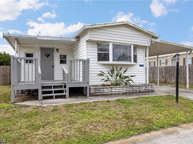11111 Ballweg Ln, Fort Myers, FL 33908 | MLS #2026015